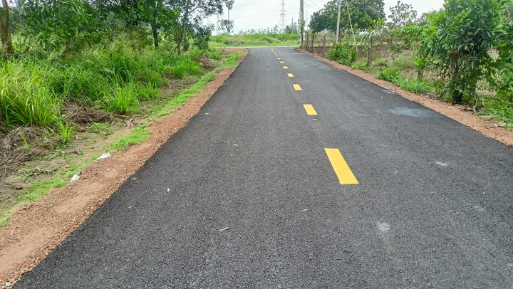 Chủ gửi bán 1 cặp liền kề mặt tiền đường nhựa. Kinh doanh mua bán xây trọ đều được.