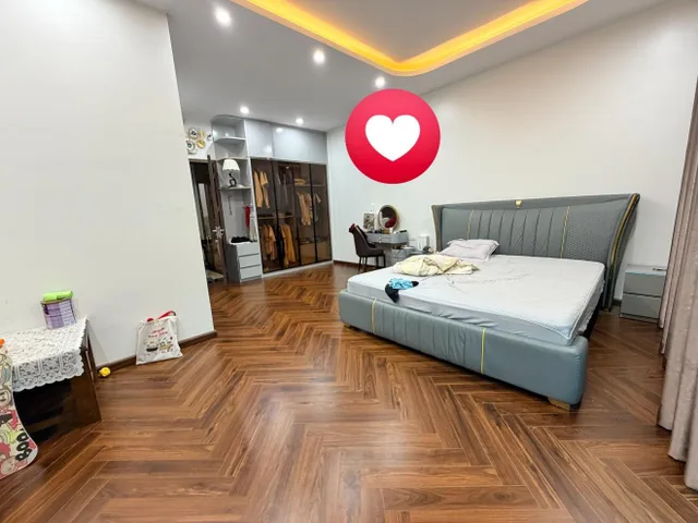 Bán biệt thự mặt phố Hoa Bằng, Cầu Giấy - 325m2 - 5 tầng - mặt tiền 13m