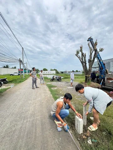 Hàng F0 đất bê tông ấp 5 Đức Hoà Đông 
- Diện tích : 5 x 33 thổ cư . 
Giá 1ty050
Xây trọ, xây nhà ở quá đẹp