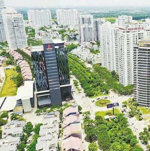 Bán gấp nhà 1 trệt 2,5 lầu mặt tiền Nguyễn Hữu Thọ , DT:6X18 . Giá :18 tỷ
