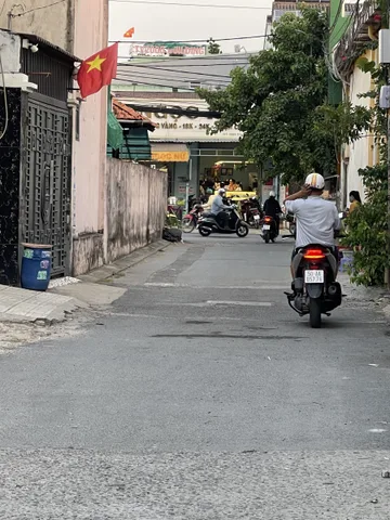 Bán lô đất 1020m full thổ cư đường rộng ngay giáp UBND phường Long Trường, HCM. Giá bán 30,5 tỷ