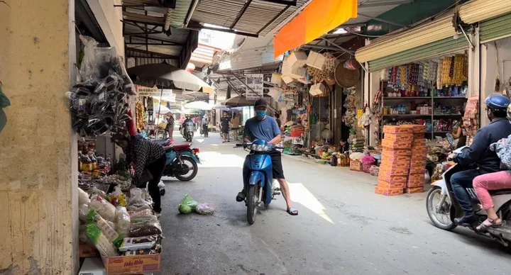 Bán nhà đất lô góc chợ Xuân mai