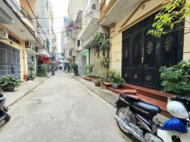 Bán nhà phân lô Hoàng Quốc Việt, Cầu Giấy, 50m², ô tô tránh, giá 22 tỷ