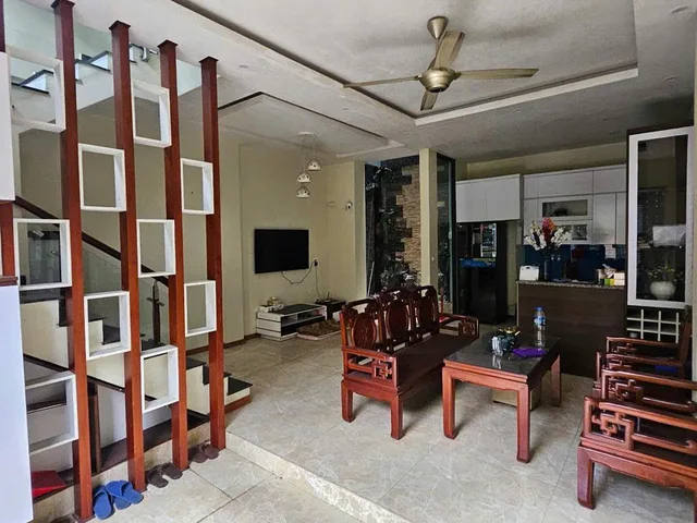 Bán Nhà Lô Góc Tây Hồ, Ô Tô Đỗ Cửa | 50m2 5 Tầng, Full Nội Thất, Dân Xây | Gần Phố