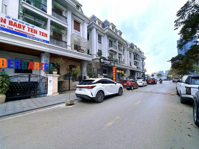 Bán nhà mặt phố Nguyễn Ngọc Doãn, 125m2, 3 tầng, kinh doanh vô đối