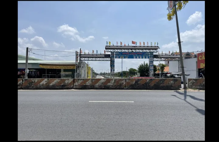 GIA ĐÌNH CHUYỂN VỀ SÀI GÒN SỐNG BÁN NHANH 200M2 THỔ CƯ