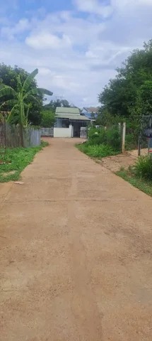 Đất đẹp đã bo nền đổ đất đâu vào đấy. 
Xây tường rào lưới  hết rồi  .
Ko lo tranh chấp . Hàng xóm tốt bụng .😍😍😍.
Ngang 10m thổ cư 60.
Dài 47