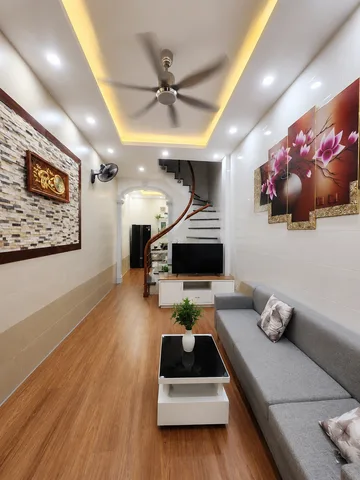 Ace muốn tìm nhà tt Thanh Xuân thì căn nhà này ghim lại ạ 
Nhà 4t, 4pn giá chỉ hơn 7 tỷ xíu 
Nhà dân xây chắc chắn gần như mới
Tiện ích xung quanh không thiéu gì 
Sổ đỏ vuông ,đẹp không lỗi lầm
Ace có nhu cầu lh; 0377224604 để xem nhà và biết thêm nh