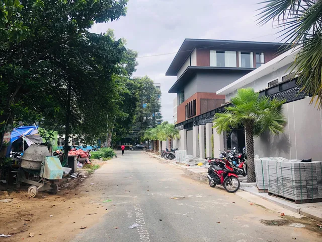 Bán đất tại ĐH Huy Hoàng, giá thỏa thuận, DT.GCN 289m2, Quận 2, HCM