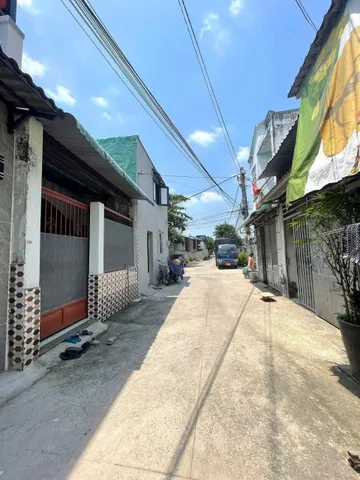 nhà kê khai 2005 có số nhà ,ra sổ hồng ok