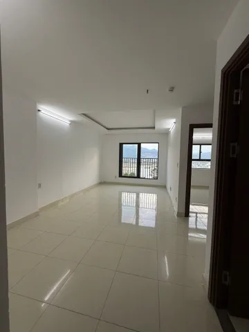 Bán căn hộ XH1 VCN Phước Long 
• Diện tích: 66m²
• Thiết kế: 2 phòng ngủ – 1 WC
• Ban công TÂY NAM view mặt đường A2, thoáng mát
• Căn trống, không nội thất – dễ setup theo nhu cầu
📄 Sổ hồng sang tên ngay
💰 Giá bán: 2 tỷ 750 ( bao thuế phí) 
☎️Lh: