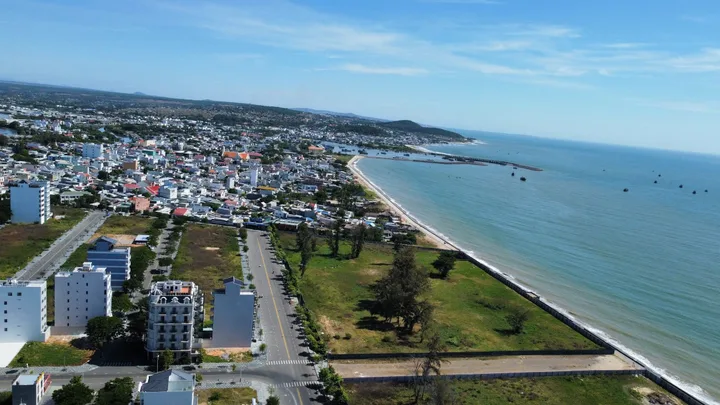 Còn duy nhất 1 lô E1 140m2 đối diện công viên biển, mặt tiền biển Ocean Dunes Phan Thiết, giá tốt