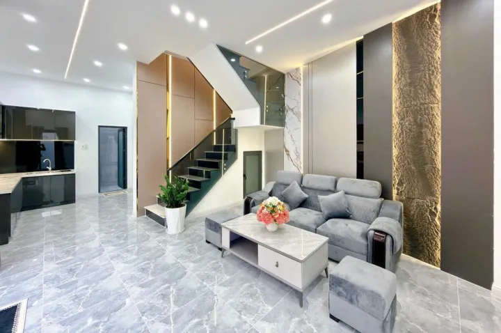 Chủ Ngộp cần bán căn nhà tại Phường Tân Sơn Nhì Quận Tân Phú giá chỉ 2T670Tr DT 80m2 sổ hồng riêng