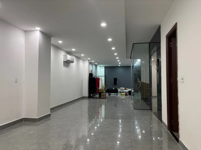 NGUYÊN TRỌNG LỘI CÓ THANG MÁY GẦN SAN BAY
