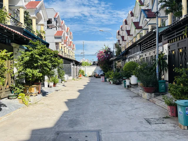 NHÀ ĐẸP - THẠNH LỘC 19 - NGÃ TƯ GA