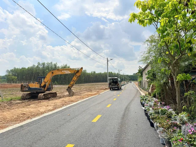 LH: O931.783.2O9 KẸT TIỀN BÁN 230M2 ĐẤT MẶT TIỀN ĐƯỜNG NHỰA, SÁT CHỢ DÂN ĐÔNG HIỆN HỮU. GIÁ 545TR.