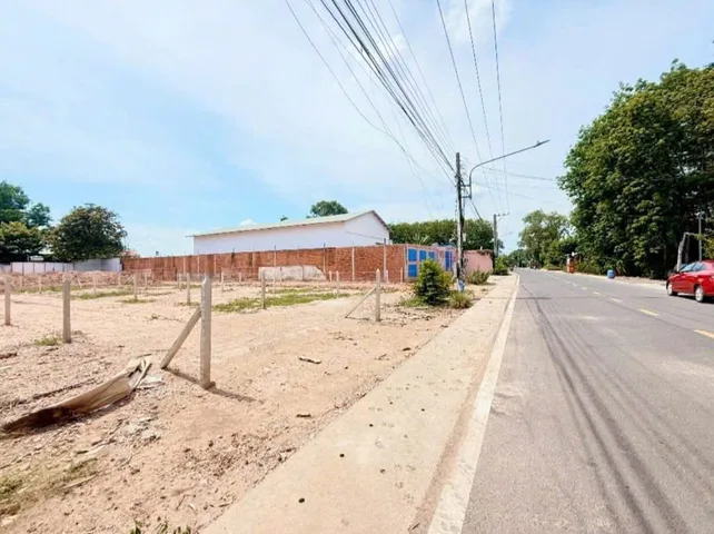 Chủ gửi 4 lô liền kề diện tích 1 lô 190m2, mặt tiền đường nhựa lớn, vị trí cách Tp Mới 3 phút đi xe.