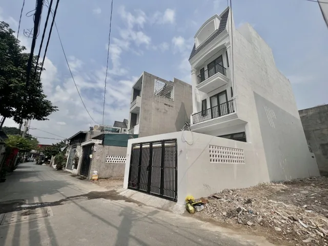 BÁN NHÀ 4 TẦNG GẦN BÁCH HOÁ XANH PHÚ HỮU, QUẬN 9 - 86M2 - ĐƯỜNG Ô TÔ - SÁT VÒNG XOAY PHÚ HỮU - GIÁ 7.5 TỶ