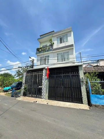 🔥 CHỦ GIẢM SÂU – CHỈ 4.8 TỶ 🔥
MẶT TIỀN ĐƯỜNG XE TẢI – 126m² – LONG THẠNH MỸ, TP. THỦ Đức

💥 Chỉ 38 triệu/m² – Giá cực hiếm cho mặt tiền đường xe tải tại khu vực!

✅ Diện tích: 126m² (4.15 × 30m), thổ cư 100%
✅ Nhà cấp 4, 2 phòng ngủ, sân rộng, giếng