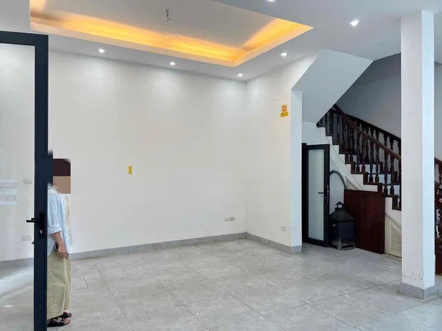 Cho thuê nhà ngõ 120 Yên Lãng, Đống Đa 59M*4 tầng 3 THOÁNG, Ô TÔ giá 21 triệu