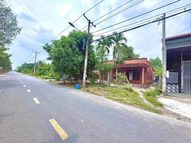 Bán nhà vườn mặt tiền buôn bán kinh doanh MT đường Phú Thuận xã Phú Mỹ Hưng Củ Chi TPHCM, DT: 8,6x53m.