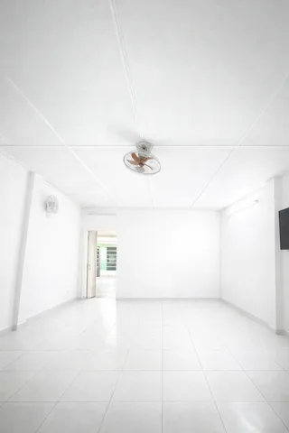 Nhỉnh 4đ , sổ hồng riêng , 4*13 , nở hậu , gần Lũy Bán Bích . TK3FK54W