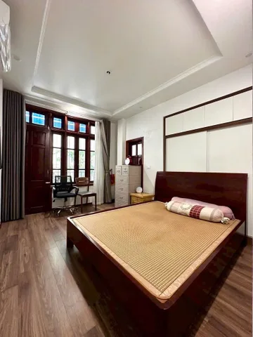 Chính chủ bán gấp nhà ở ngõ Thịnh Quang - 38m2 * 5 tầng 8.x tỷ - 100% đất ở đô thị xịn tầm nhìn 100 năm