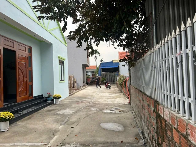 SỞ HỮU NGAY LÔ ĐẤT TRUNG TÂM PHƯỜNG HÒA BÌNH, THỦY NGUYÊN.l/h:076.231.9990 e Thúy 

Diện tích: 60m²
Mặt tiền: 5m – vuông vắn, đẹp, dễ thiết kế nhà ở hoặc đầu tư.
Khu dân cư hiện hữu, đông đúc, an ninh tốt.
Tiện ích xung quanh đầy đủ, chỉ vài phút là 