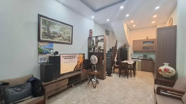 Bán Nhà Thái Hà. Đống Đa. Ô Tô. Vỉa Hè. DT 33m2. MT 3.9m. 4 Tầng. Giá 13.6 Tỷ.