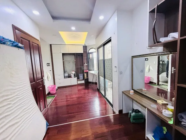 Bán nhà vũ huy tấn bình thạnh 5 tầng gần phan xích long, q1