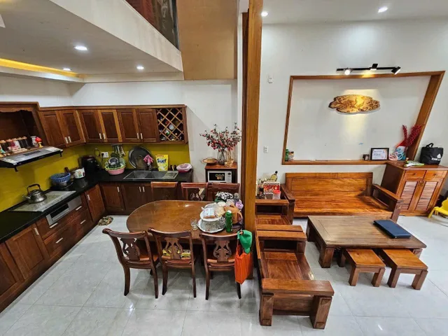 NHÀ 3 TẦNG MẶT TIỀN LÊ VĂN SĨ - NHÀ ĐẸP GIÁ TỐT GẦN BIỂN