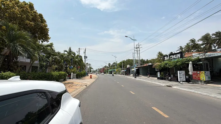 Chính chủ kẹt tiền cần bán lô đất 1975m mặt tiền Nguyễn Đình Chiểu, Mũi Né