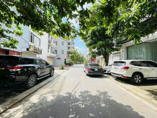 Bán Nhà Việt Hưng, Long Biên 39m2, 5T giá 8,2 tỷ (ngõ thoáng, ô tô đỗ ngay sát nhà)