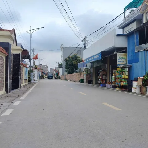 🔥BÁN ĐẤT HOA ĐỘNG – Ô Tô đỗ cửa – HƠN 1 TỶ
L/h:076.231.9990 e Thúy 
📍 Vị trí: trung tâm Hoa Động -- Thủy Nguyên 
📐 Diện tích: 48,0m²
- Ngang 4,66m, nở hậu
- Đường trước đất 3m
- Tiềm năng phát triển, khu vực lõi trung tâm
- Vocher bản vẽ thiết kế h
