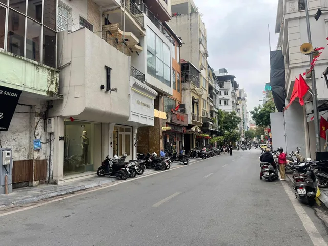 BÁN TÒA NHÀ CHDV PHỐ KHƯƠNG TRUNG THANH XUÂN, 95M2, 7 TẦNG THANG MÁY, 18 PHÒNG KHÉP KÍN