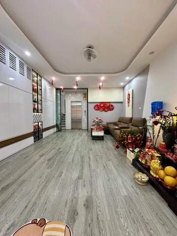 Bán nhà Đại La, Hai Bà Trưng – Giá 20.5 tỷ – DT 52m² x 6 tầng – MT 4.7m – Sát mặt phố vỉa hè rộng, Thang máy, Full nội thất