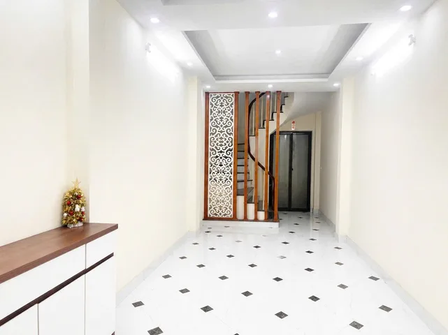 CĂN NÀY PHÙ HỢP VỚI NGƯỜI MUA Ở THỰC 37M X 5 TẦNG , GẦN Ô TÔ GIÁ HƠN 7 TỶ