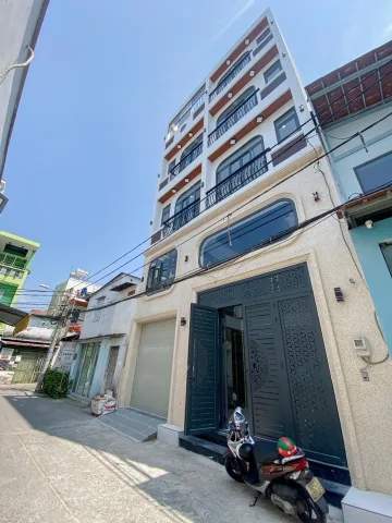 + Nhà đẹp, khu phân lô cao cấp, full nội thất. Gần trường học, chợ, BHX.