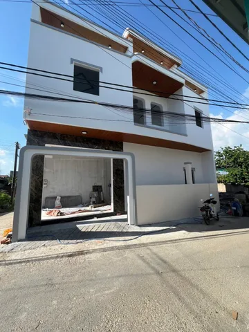 Bán Nhà 1 Trệch 1 Lầu . Mới Xây . Gần Chợ Tân Vạn . Giá 3 Tỷ 550 Triệu . Nhà Có Hoàn Công