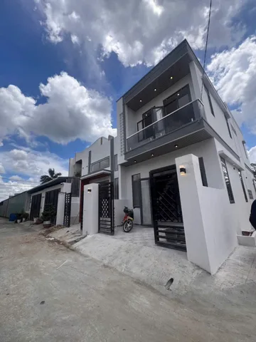 Chủ Ngộp Cần Ra Gấp Căn Lầu Góc 2 Mặt Tiền Hỗ Trợ Làm Giấy Tờ Thủ Tục Sổ Hồng Riêng