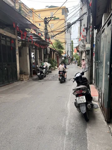 Tân mai hoàng mai bán nhà 50m xây 4 tầng oto đỗ cửa ngõ thông nhiều phía rất tiện di chuyển lên phố cổ