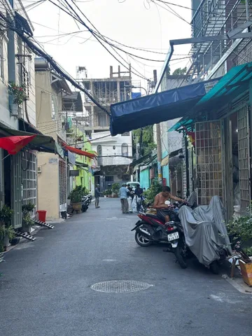 Hẻm nhựa 6m Tân Sơn Nhì thông mũi tàu Âu Cơ, 2 tầng BTCT, chỉ 6 đồng