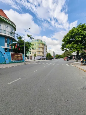 Hiếm có khó tìm! Bán đất mặt tiền kinh doanh trục chính Đường số 5, KDC Êm Đềm, Linh Xuân, Thủ Đức.