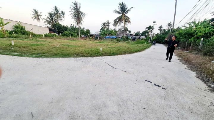 Bán nhanh đất thổ cư, gần sân bay và Vin Vịnh Cam Ranh, đường ô tô 6m. Giá chỉ 1,350tr