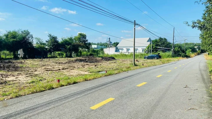 BÁN GẤP 320M2 ĐẤT NGAY MT QL14 100M, ĐẤT T.CƯ, SHR DÂN CƯ ĐÔNG GIÁ 650TR