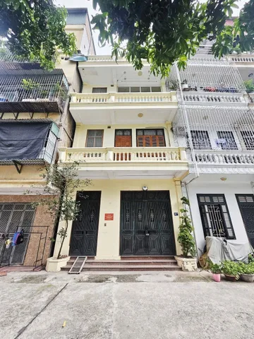 🏡 HOÀNG QUỐC VIỆT – 55M² – MT 5.8M – 4 TẦNG – 6 PN – PHÂN LÔ Ô TÔ TRÁNH, Ô TÔ NGỦ NHÀ – 2 THOÁNG – GIÁ 20 TỶ
