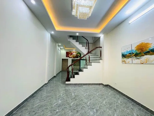 Bán nhà 57m phố Hoàng Đạo Thành hợp vợ chồng trẻ với không gian rộng gàn trường học tiện đón con và đi chợ.nhà đẹp ở Luôn phố Vip