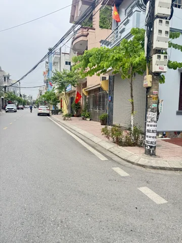 💎 TRƯỜNG CHINH KIẾN AN - 99.5M2 NỞ HẬU - 3 TẦNG - 10.8 TỶ 💎
CƠ HỘI SỞ HỮU MẶT PHỐ VÀNG CHÂN CẦU NIỆM:
Trường Chinh - Lãm Hà, Kiến An. Khu KD sầm uất 24/7
DT: 99.5M2 - MT 4m  - NỞ HẬU - Vỉa hè 3M
ĐƯỜNG 4 Ô TÔ >11M  dân cư đông đúc
DÒNG TIỀN SẴN: T1 đa