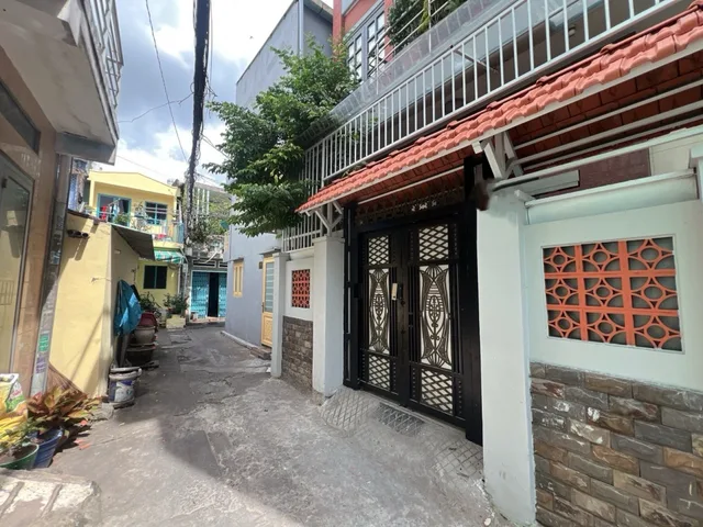 🏢 BÁN CHDV MỚI XÂY - HOÀNG VĂN THỤ, PHÚ NHUẬN - CHỈ 12,9 TỶ

✅ DT 73m² (8x10m), diện tích sàn hoàn công 206m²
✅ Kết cấu: Trệt + 2 lầu + sân thượng
✅ 2 Kiot + 12 phòng khép kín có gác, WC riêng từng phòng
✅ Nhà 2 mặt tiền trước sau thoáng mát, hẻm rộn