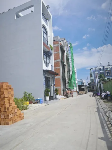 Nhà mới xây  Tỉnh Lộ 10 Ngã tư Bà Hom, đường nhựa 8m, Khu Phân Lô Đồng bộ , DTSD 200m2, 4 PN,